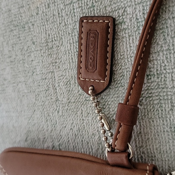 Coach brown leather wristlet - Picture 8 of 13